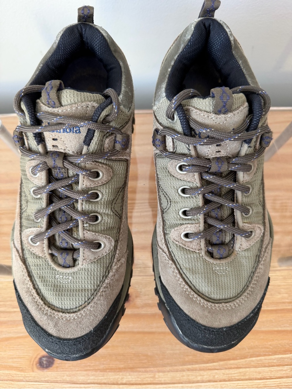 Columbia Trail Meister Low Hiking Shoes/Boots Women’s Size 8